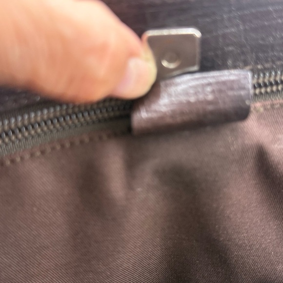 Gucci Beige and Brown Shoulder Bag Authentic - Picture 6 of 7